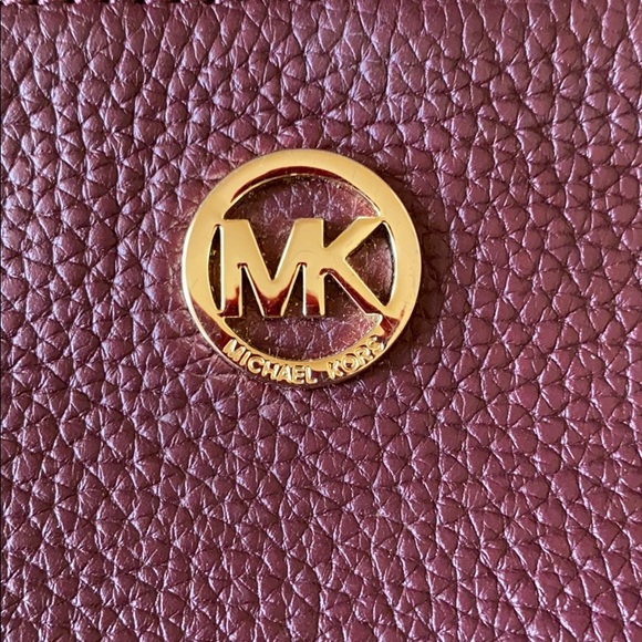 Michael Kors make up bag - Picture 3 of 7